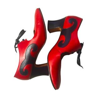 VIN BAKER VINTAGE MARYJANN HEELS ALL LEATHER LEATHER APPLIQUÉ SIZE 7 AA